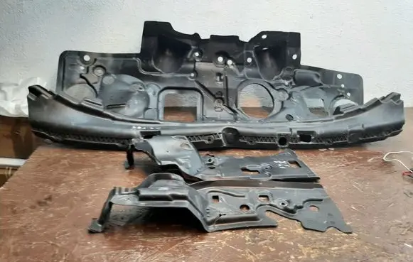 BMW X1 F48 F49 Other engine bay part 7326969