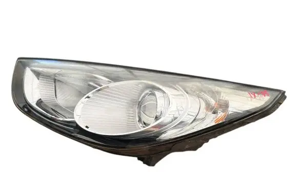 Hyundai ix35 Headlight/headlamp 921012y