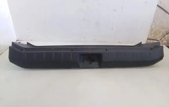 Trunk/boot sill cover protection