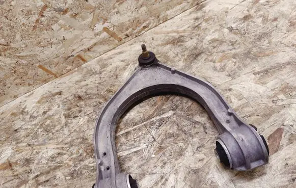 Mercedes-Benz S W220 Front upper control arm/wishbone 2203331301