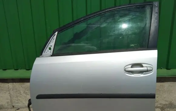 Toyota Prius (NHW20) Front door