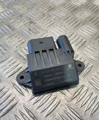 Mercedes-Benz E W211 Glow plug pre-heat relay A6429007801
