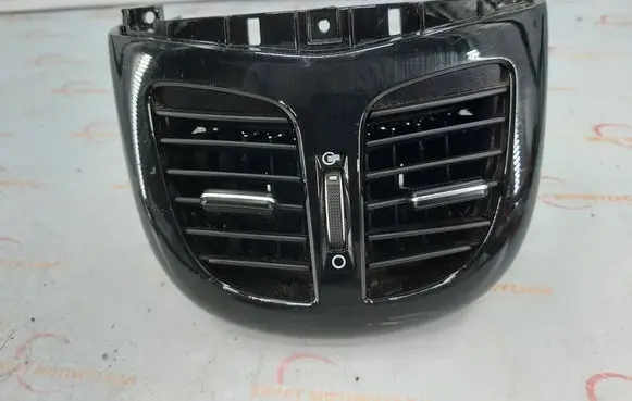 Hyundai i40 Rear air vent grill 846423Z001