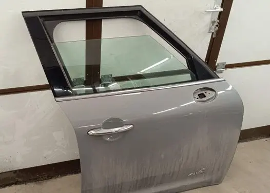 Mini Cooper Countryman F60 Front door