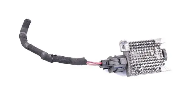 BMW 1 F20 F21 Coolant fan relay 7608410