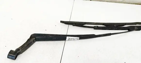 Front wiper blade arm