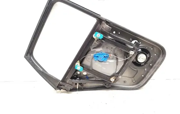 Volkswagen Touareg I Rear door window/glass frame 7L0959704C