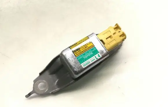 Toyota Prius (XW20) Airbag deployment crash/impact sensor 89834-47020 187900-0922