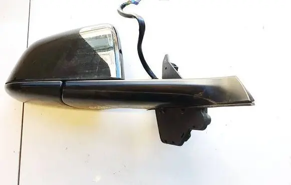 Tesla Model Y Front door electric wing mirror e4045999 8202206