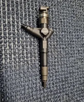 Nissan X-Trail T30 Fuel injector 16600ES61C 06000062