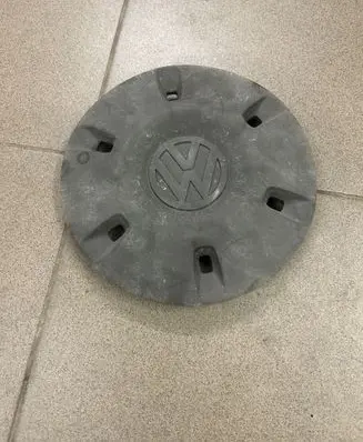 Volkswagen Crafter R16 wheel hub/cap/trim 9064010026