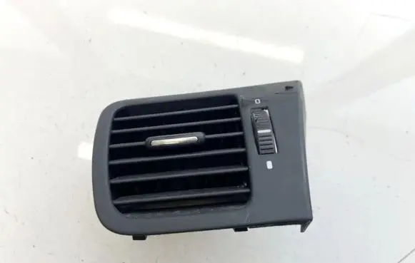 Subaru Legacy Dash center air vent grill