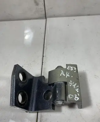 BMW X5 E53 Rear door upper hinge 415282651619