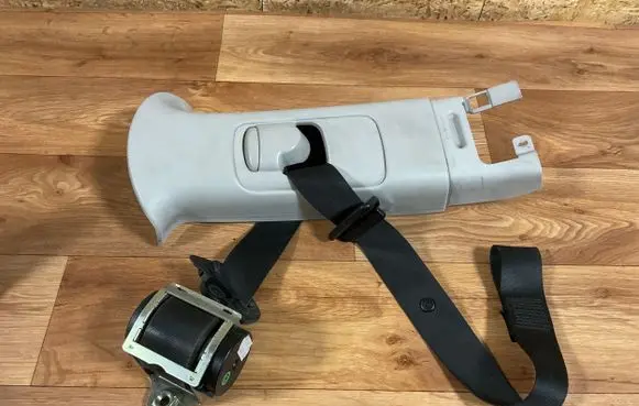 Mini One - Cooper R50 - 53 Front seatbelt 1505913 530078802 0429023