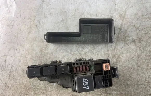 Mitsubishi Grandis Fuse module