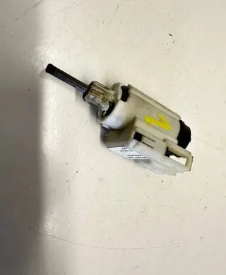 Audi A4 S4 B7 8E 8H Brake pedal sensor switch 8E0927189B 19322005