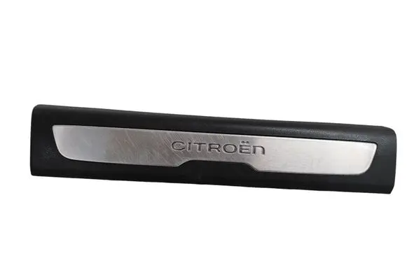 Front sill trim cover
