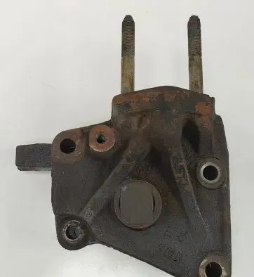 Mitsubishi Carisma Engine mounting bracket 4G92