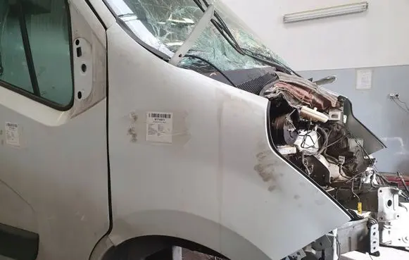 Renault Master III Fender BŁOTNIK PRAWY PRZÓD