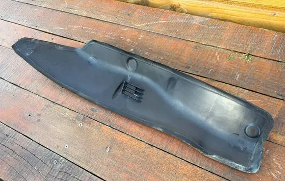 Volkswagen Polo IV 9N3 Fender end trim 6Q081111A