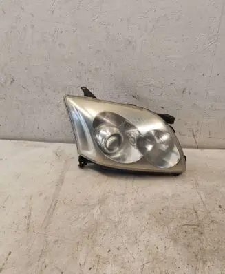 Toyota Avensis T250 Headlight/headlamp