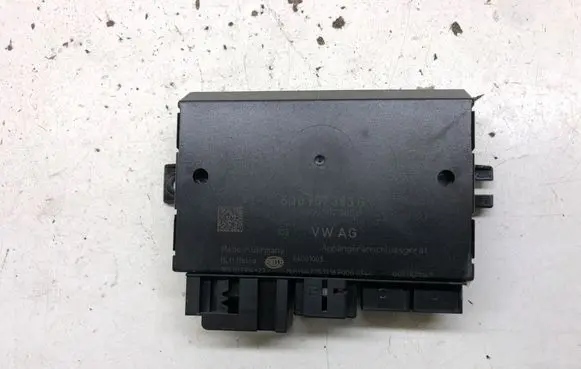Volkswagen PASSAT B8 Tow bar trailer control unit/module 5Q0907383G 5Q0907383D 5DS01110421