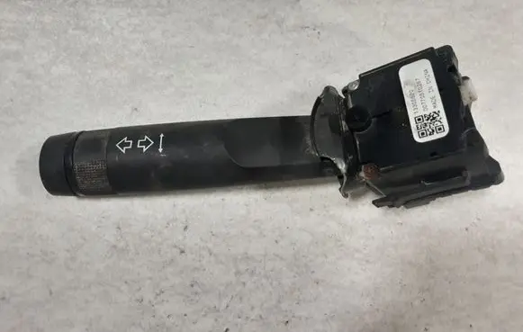 Opel Meriva B Indicator stalk 13305520