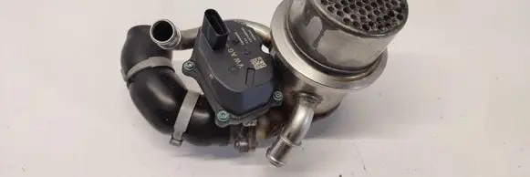 Volkswagen Tiguan Throttle body valve 04L131501M 04L13151BR