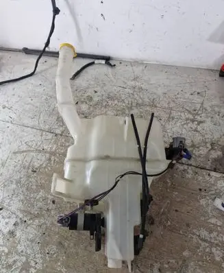 Mazda CX-7 Windshield washer fluid reservoir/tank