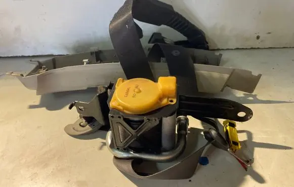 Honda Civic Front seatbelt