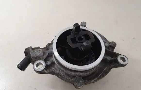 BMW 1 E81 E87 Vacuum pump 7791232