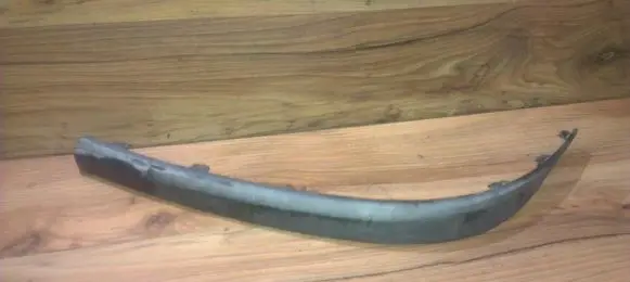 Front bumper splitter molding