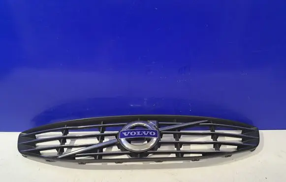 Volvo S60 Front bumper upper radiator grill 31333834 31333832