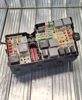 Volvo V40 Fuse module AV6T14A142AA PA6GF10GB20 21089