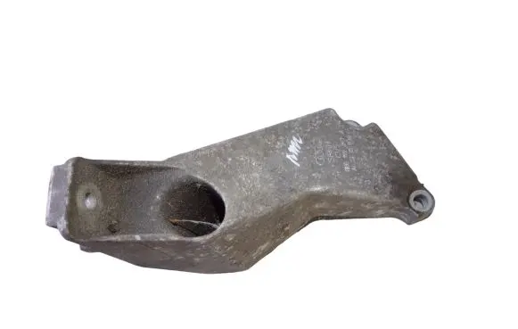 Audi A4 S4 B7 8E 8H Engine mounting bracket 8E0199307A