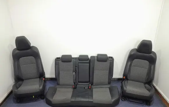 Toyota Auris E180 Seat set 