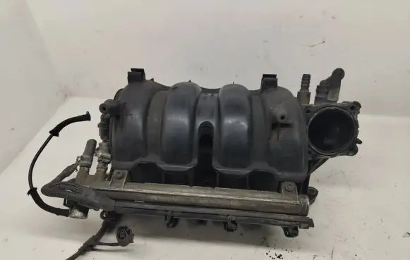 Volkswagen Golf IV Intake manifold 036129711