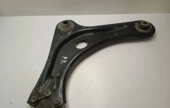 Citroen C4 Cactus Front lower control arm/wishbone