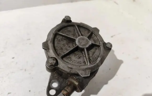 BMW 3 E46 Vacuum pump 961108855
