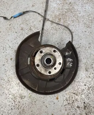 BMW X1 E84 Rear wheel hub 6788049 6789970 6760058