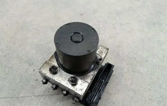 Ford Transit ABS Pump 8C112C405AB