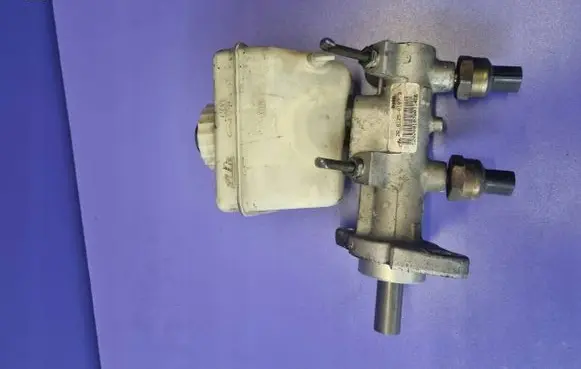 Mercedes-Benz ML W163 Master brake cylinder 26612501073