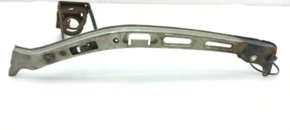 Lexus LS 430 Headlight/headlamp mounting bracket