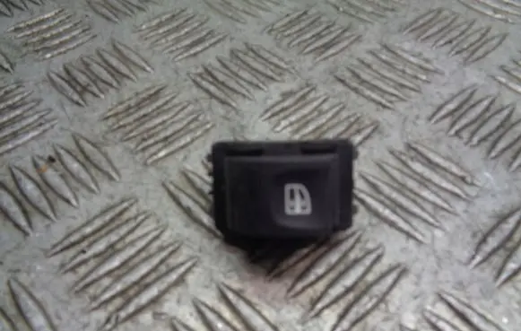 Renault Laguna III Quarter vent window switch 