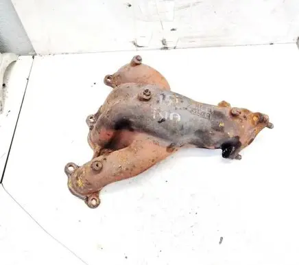 KIA Clarus Exhaust manifold