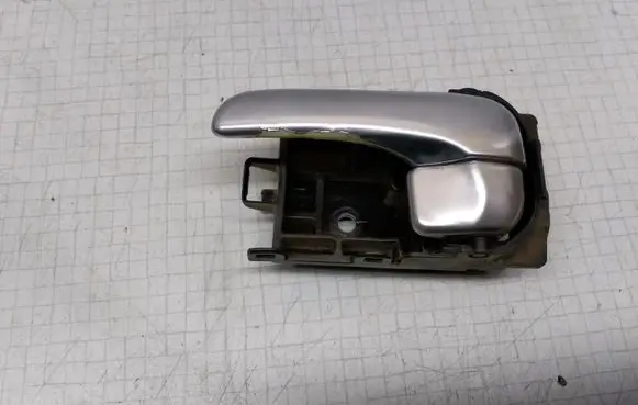 Nissan Almera N16 Front door interior handle