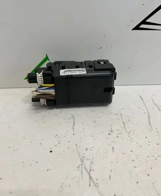 Peugeot 308 Fuse module V3352020201653