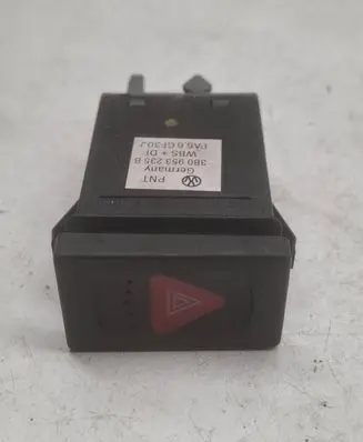 Volkswagen PASSAT B5 Hazard light switch 3B0953235B