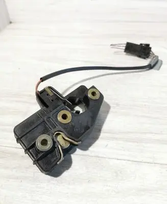 BMW 7 E32 Tailgate/trunk/boot lock/catch/latch 1957996