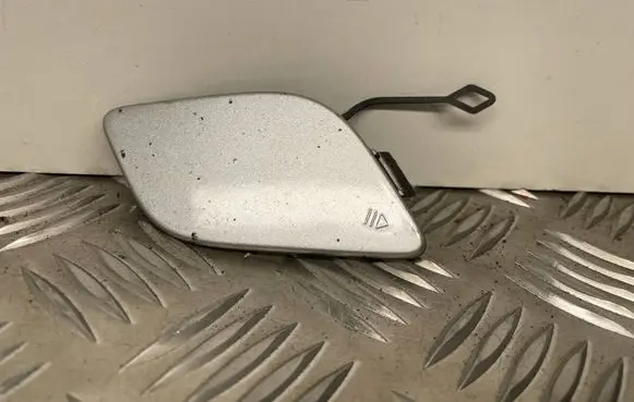 Mercedes-Benz R W251 Front tow hook cap/cover A2518852623